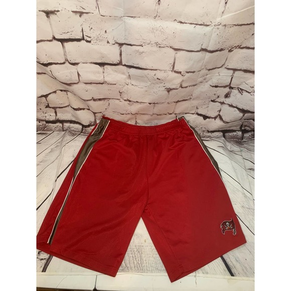 NFL Team Apparel Tampa Bay Buccaneers men’s shorts (large) - Picture 1 of 4